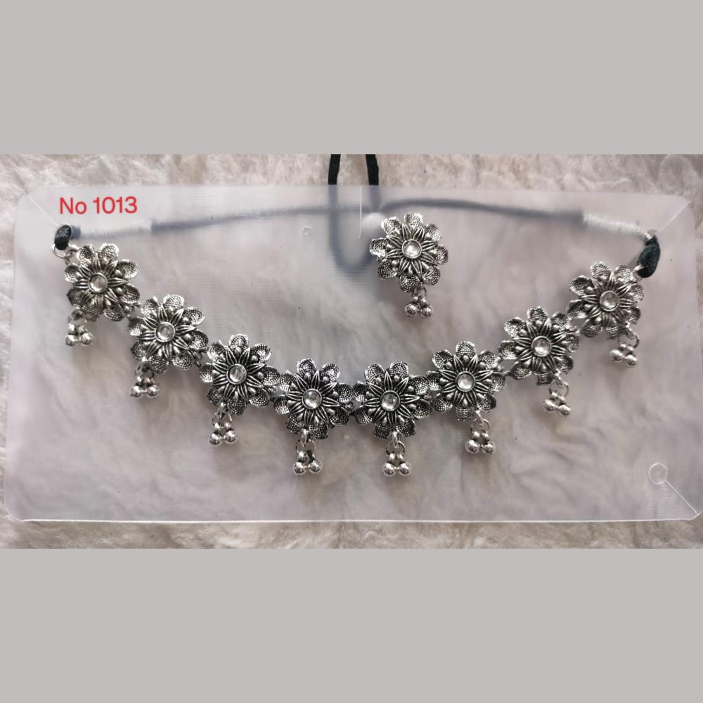 Khushboo Jewellers Oxidised Plated Kundan Stone And Ghungroo Necklace Set