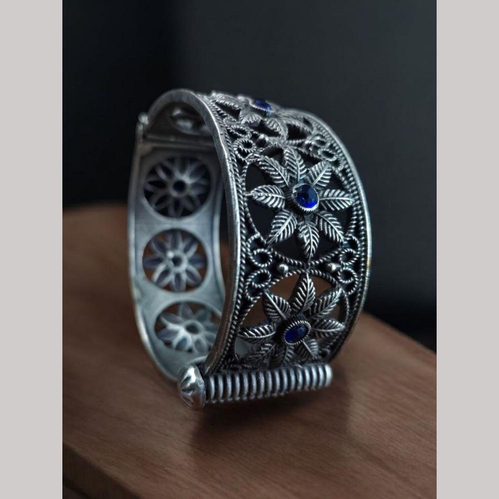 Maharani Jewels Oxidised Plated Pota Stone Openable Kada