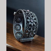 Maharani Jewels Oxidised Plated Pota Stone Openable Kada