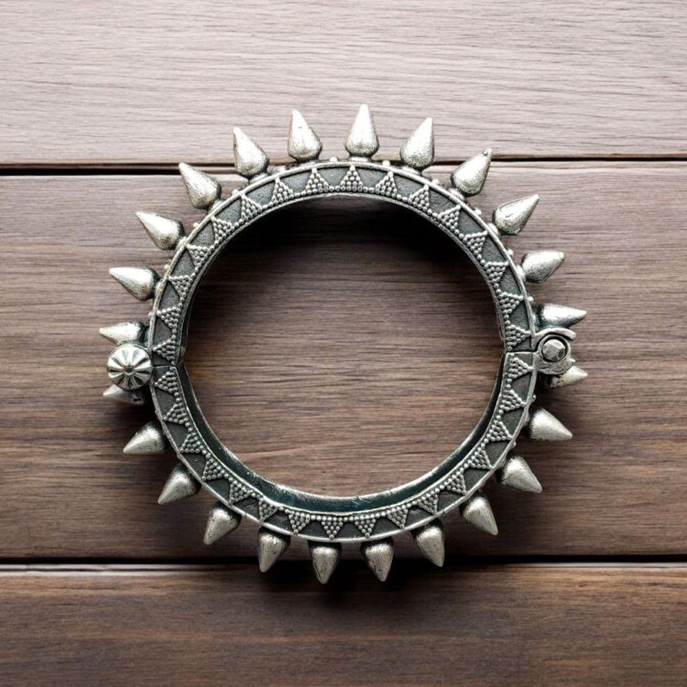 Maharani Jewels Ethnic Oxidised Plated Openable Bangle