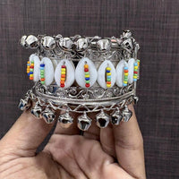 VM Imitation Oxidised Plated Shell Motif Pearl Openable Bracelet