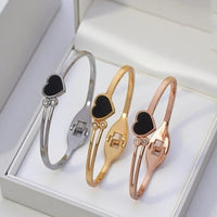 VM Imitation Designer Heart-Shaped Openable Bracelet