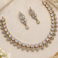 NAFJ Glamorous Crystal Stone And Austrian Stone Necklace Set