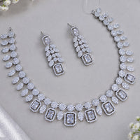 NAFJ Glamorous Crystal Stone And Austrian Stone Necklace Set