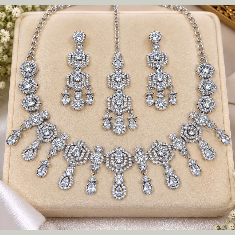 NAFJ Glamorous Crystal Stone And Austrian Stone Necklace Set