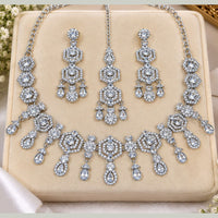 NAFJ Glamorous Crystal Stone And Austrian Stone Necklace Set