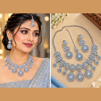 NAFJ Glamorous Crystal Stone And Austrian Stone Necklace Set