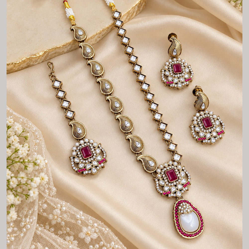 NAFJ Glamorous Crystal Stone And Austrian Stone Necklace Set