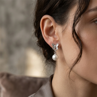 Urthn  Eye-Catching  Silver  Plated Pearl Stud Earrings 