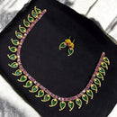 Sona Covering Regal Charm Pota Stone Jewellery Necklace Set