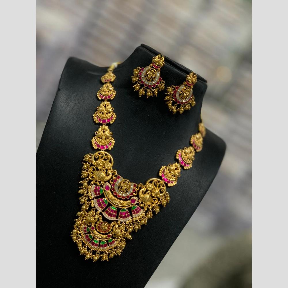 Sona Covering Delicate Pota Stone And Pearl Necklace Set