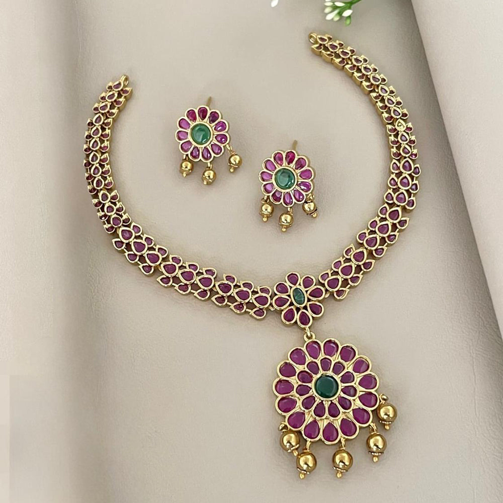 Sona Covering Delicate Pota Stone And Pearl Necklace Set