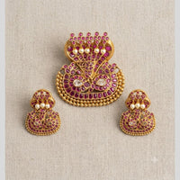 Sona Covering Traditional Pota Stone And Pearl Pendant Set For Women