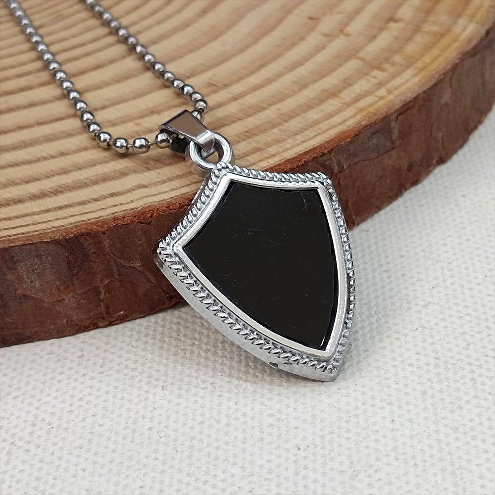Urthn Black Enamel Chain Pendant For Men