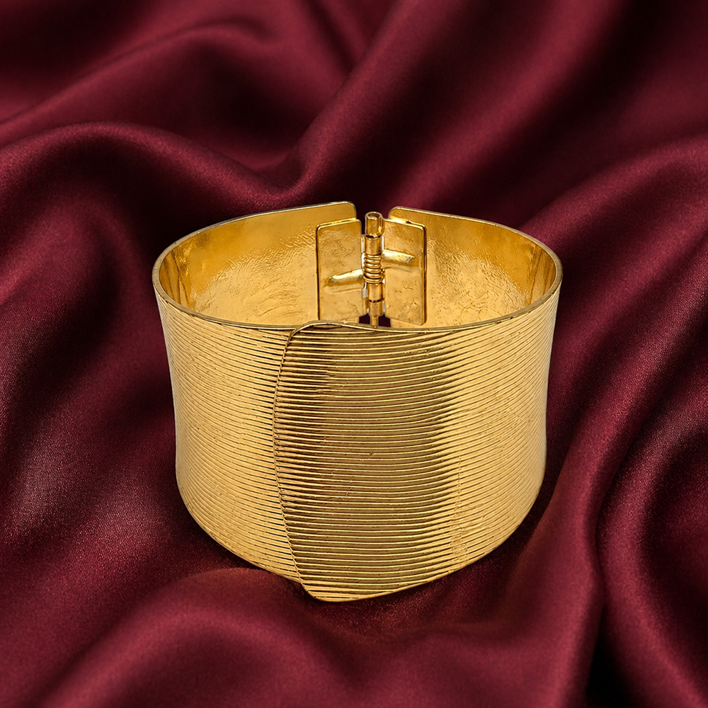 Urthn Gold Plated Fine Ribbed Metallic Gold Stylish Openable Kada (Pack of 3)