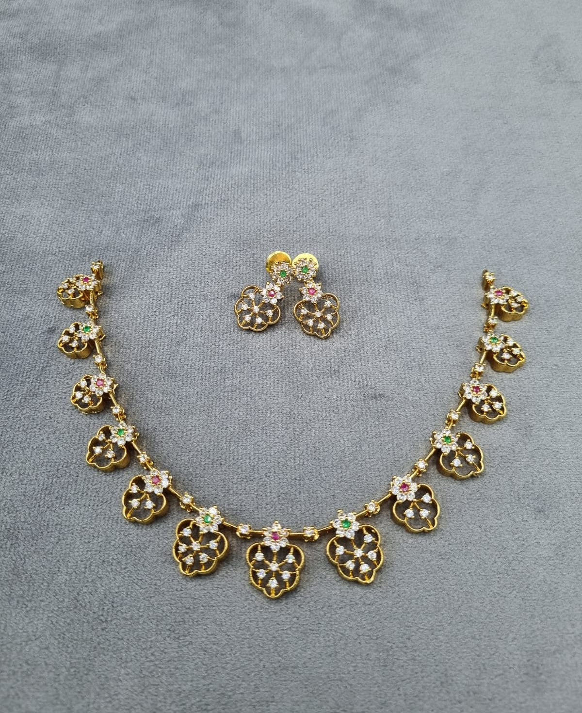 LAFZ Sparkling Floral Link Necklace Set