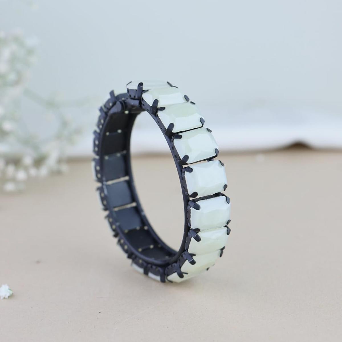 Etnico Adjustable Stylish Beads Fashionable Bracelet/Kada For Women & Girls