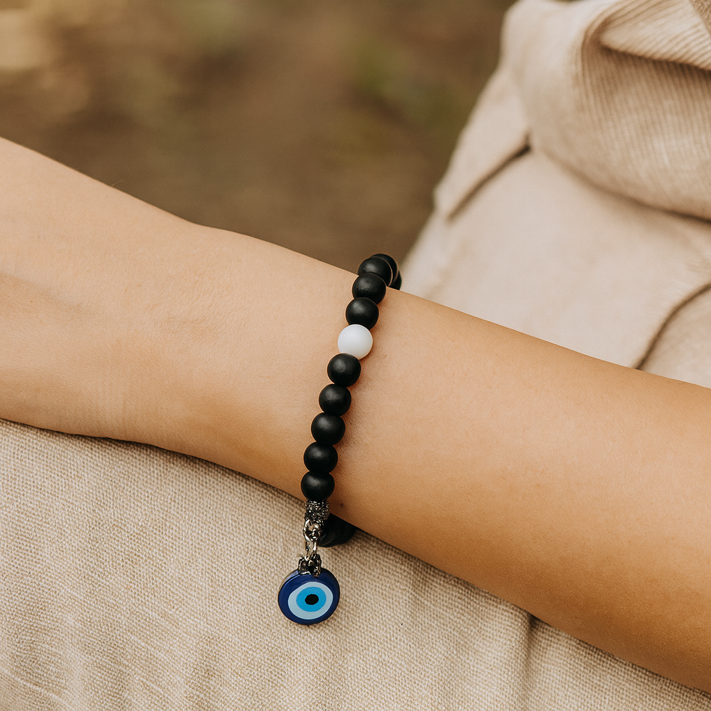 Urthn Black Beads Evil Eye Bracelet