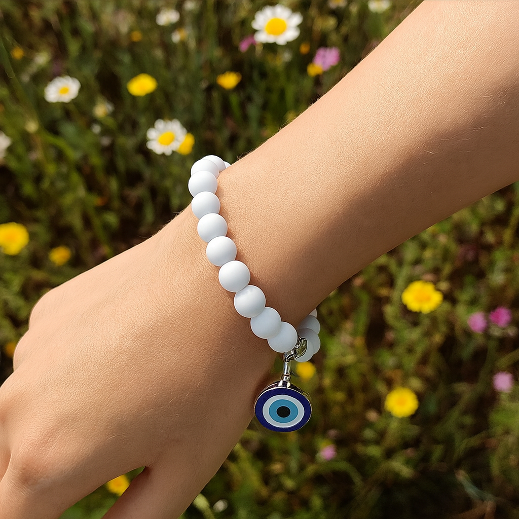 Urthn White Beads Evil Eye Bracelet