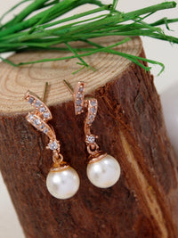 Etnico Rose Gold Plated Special Fashion Cubic Zirconia American diamond Stud Earrings For Women