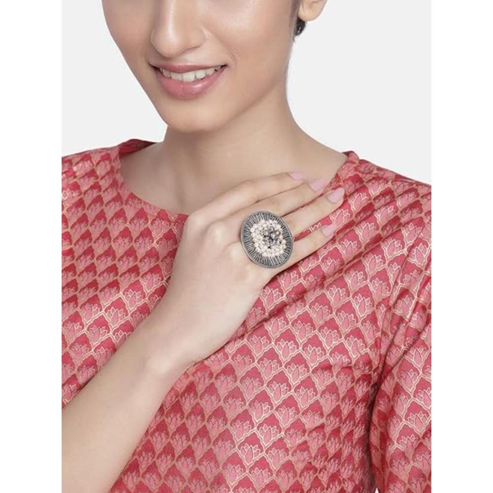 Etnico Silver Oxidised Ethnic Adjustable Brass Finger Ring Embellished With Ghungroo And Pearl (Fl220Ox)