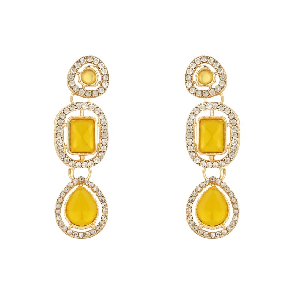 Etnico Gold Plated Traditional Kundan & Stone Choker Necklace Jewellery With Earrings & Maang Tikka Set for Women/Girls (IJ379Y)