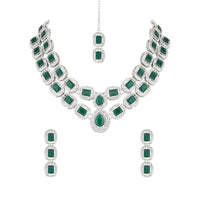 Etnico Silver Plated Traditional Stone Choker Necklace Jewellery With Earring & Maang Tikka Set For Women And Girls (Silver Green)