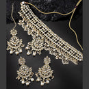Etnico 18K Gold Plated Traditional Kundan & Pearl Studded Choker Necklace Set with Earrings & Maang Tikka For Women (K7068W)